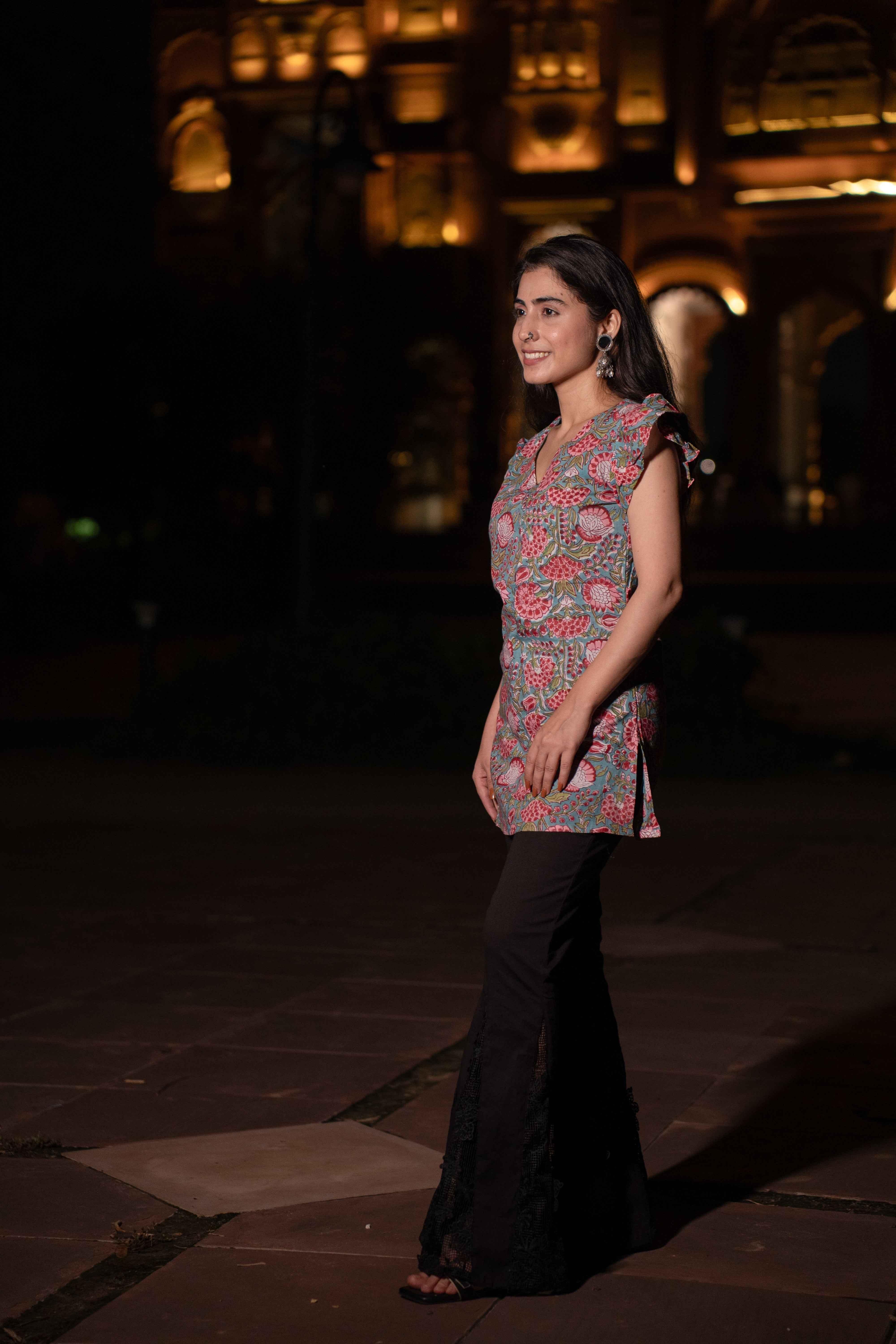 Roop v neck short kurti - POP NAARI