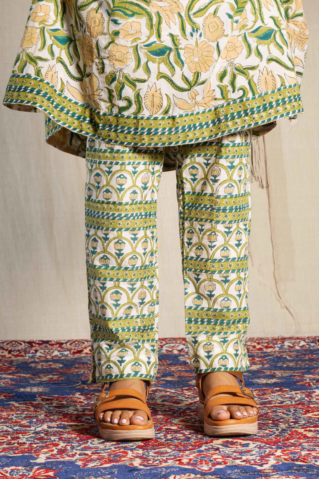 Tulsi round neck kurti and pant - POP NAARI